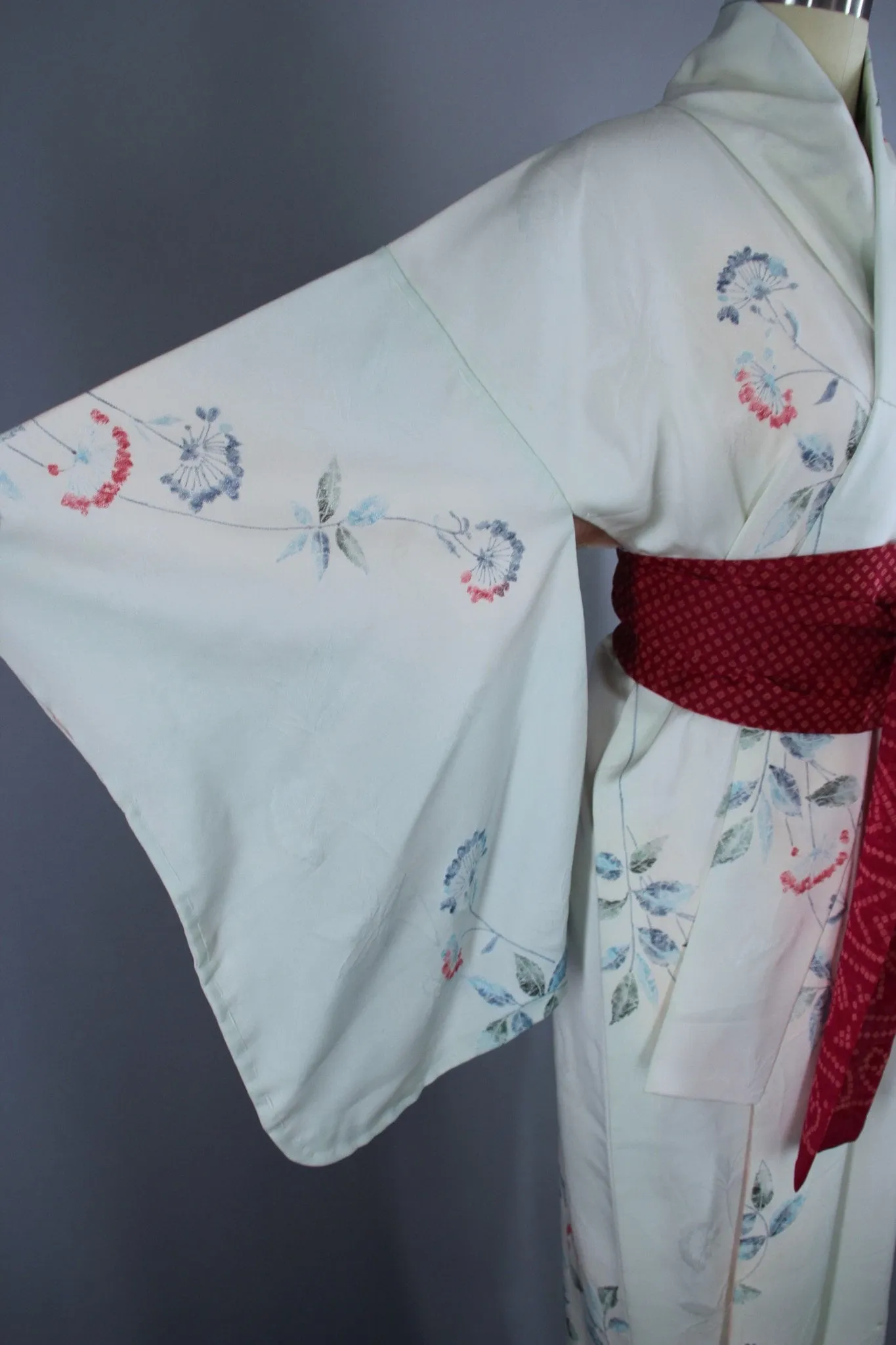 1960s Vintage Silk Kimono Robe / Pale Blue & Pink Floral