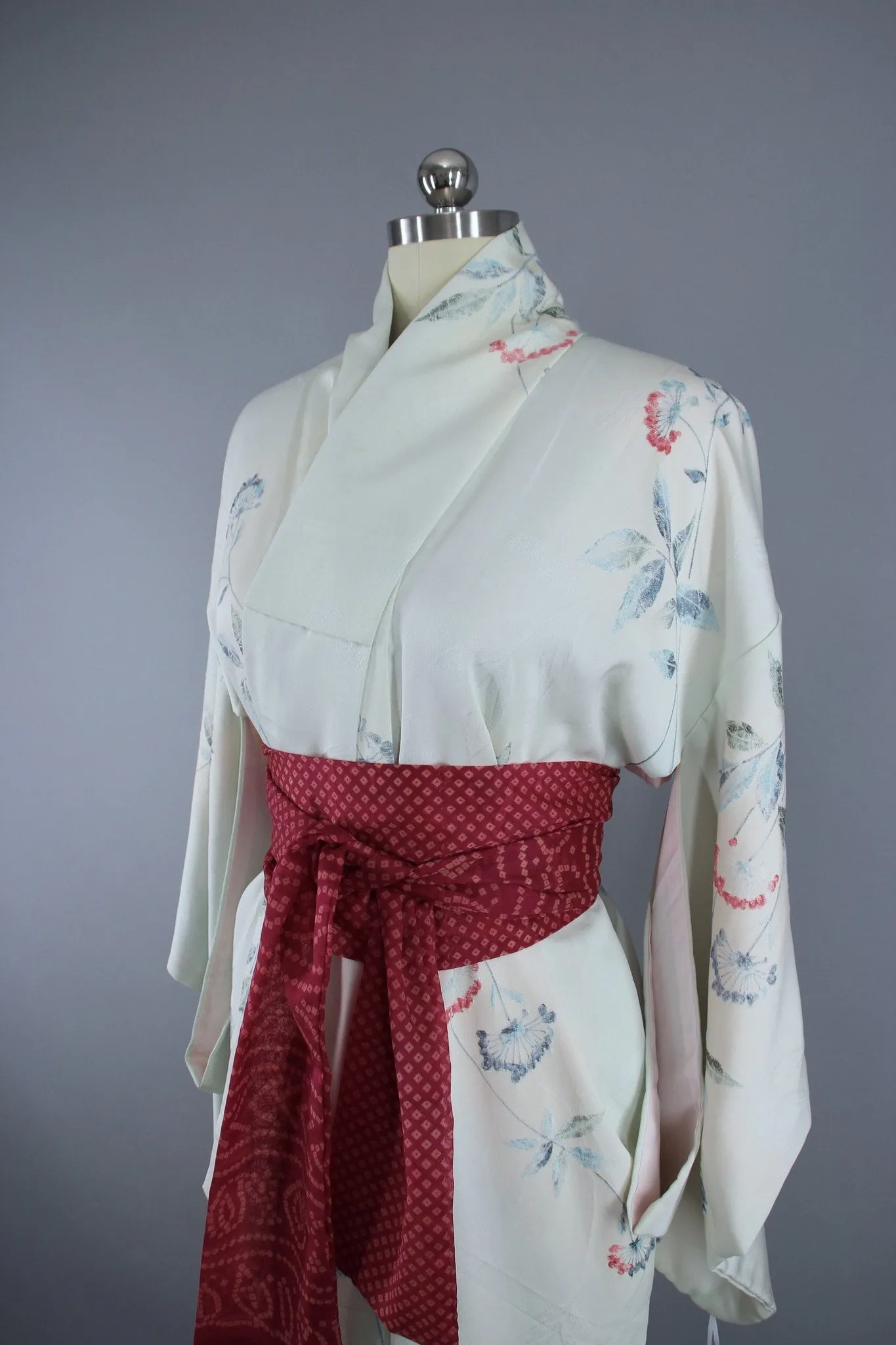 1960s Vintage Silk Kimono Robe / Pale Blue & Pink Floral