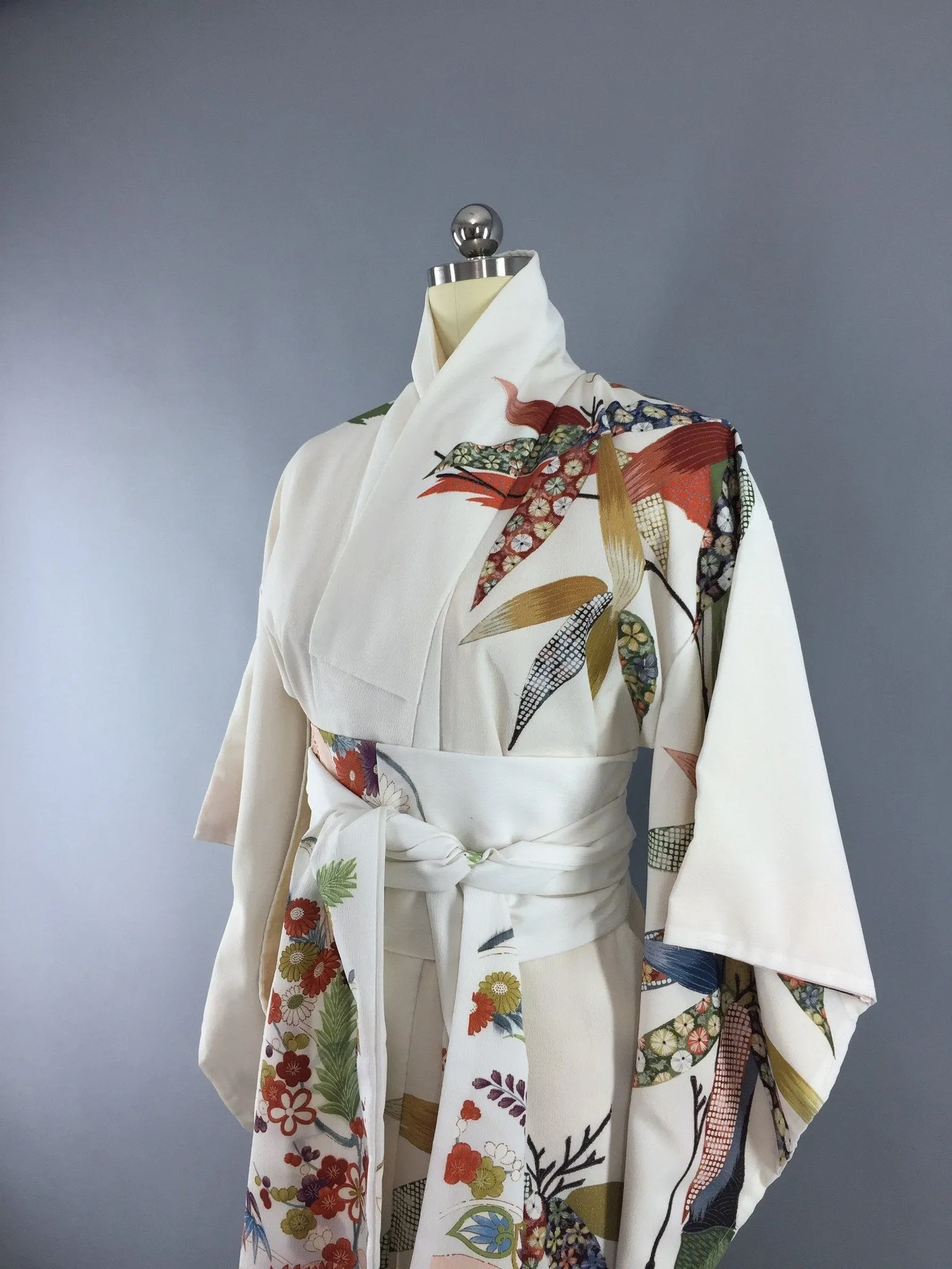1980s Vintage Kimono Robe with White Floral Print