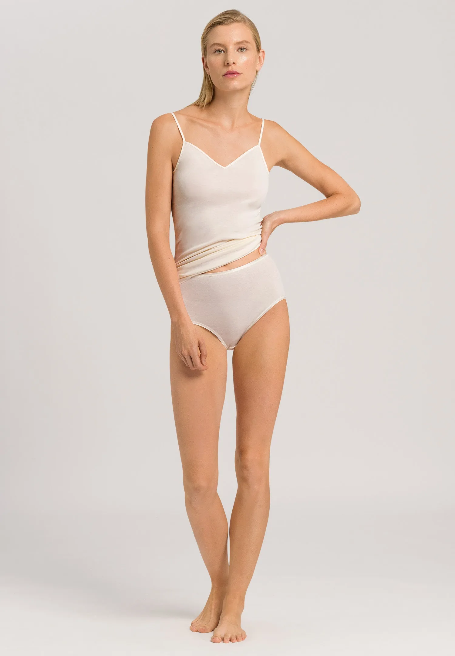 Cotton Seamless Cotton V-Neck Camisole | Pale Cream 71601-116