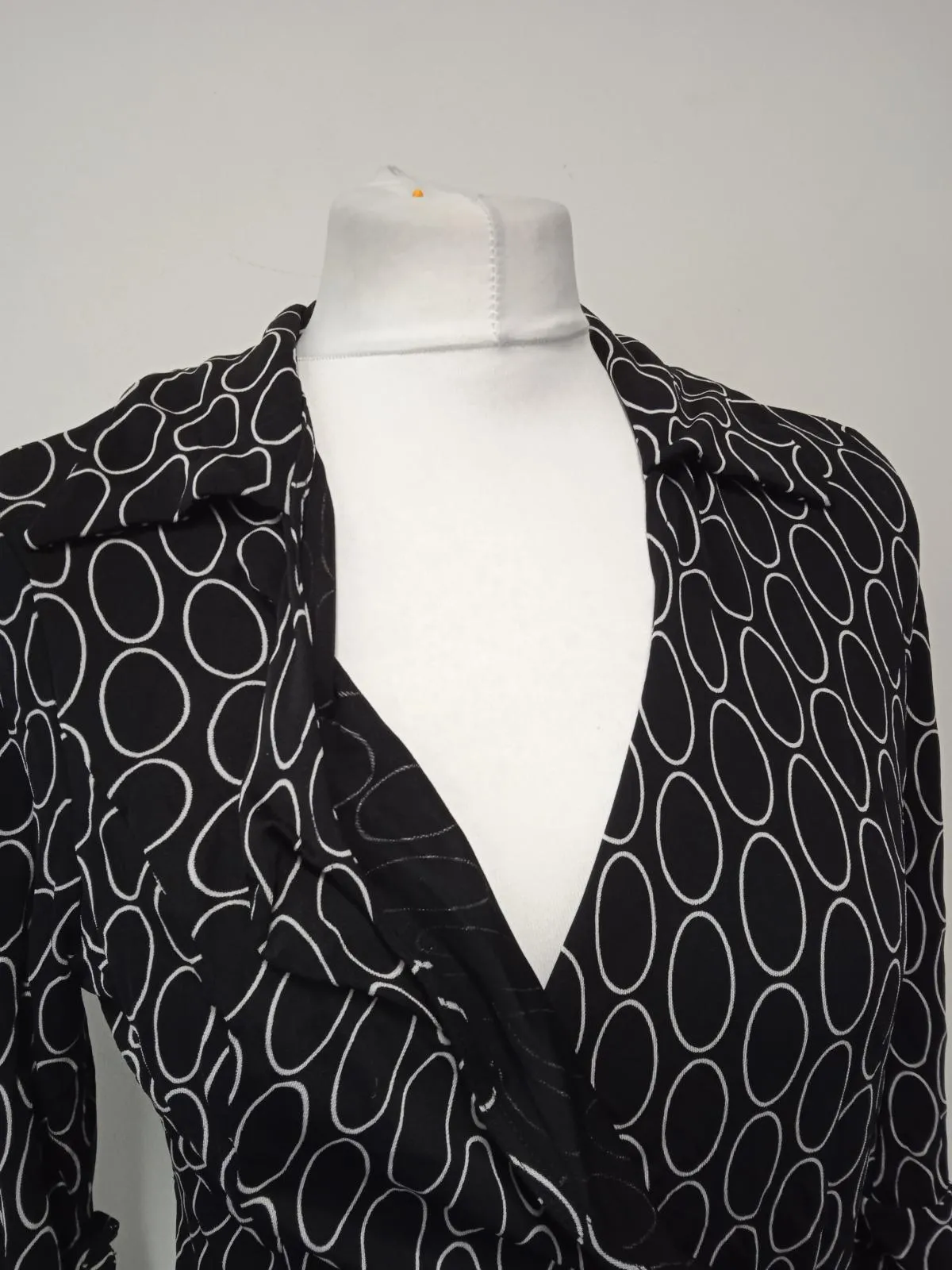 HOBBS Ladies Black & White Oval Pattern Short Sleeve Wrap Dress Size UK10