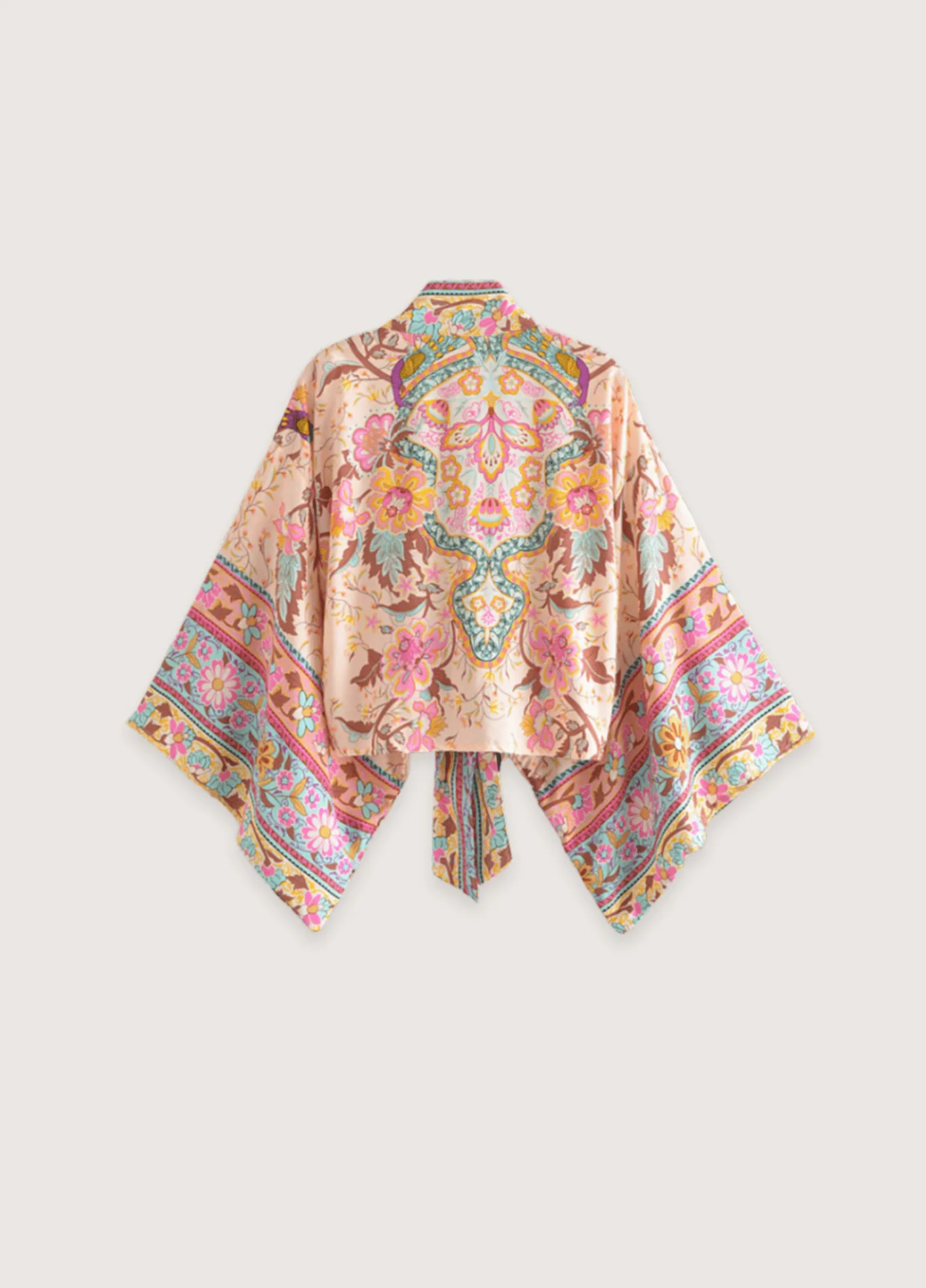 Kimono court fleuri rose pâle