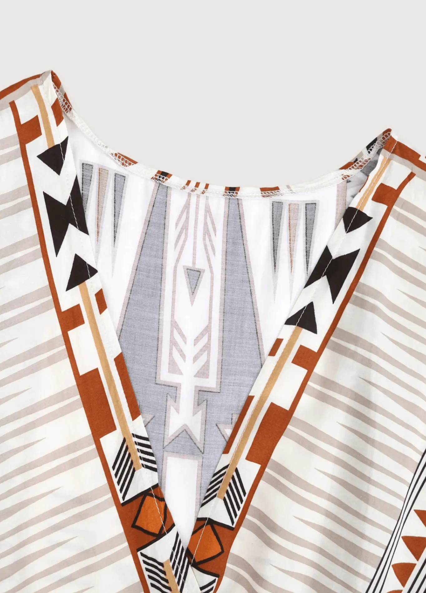 Kimono long beige à motif géométrique tribal