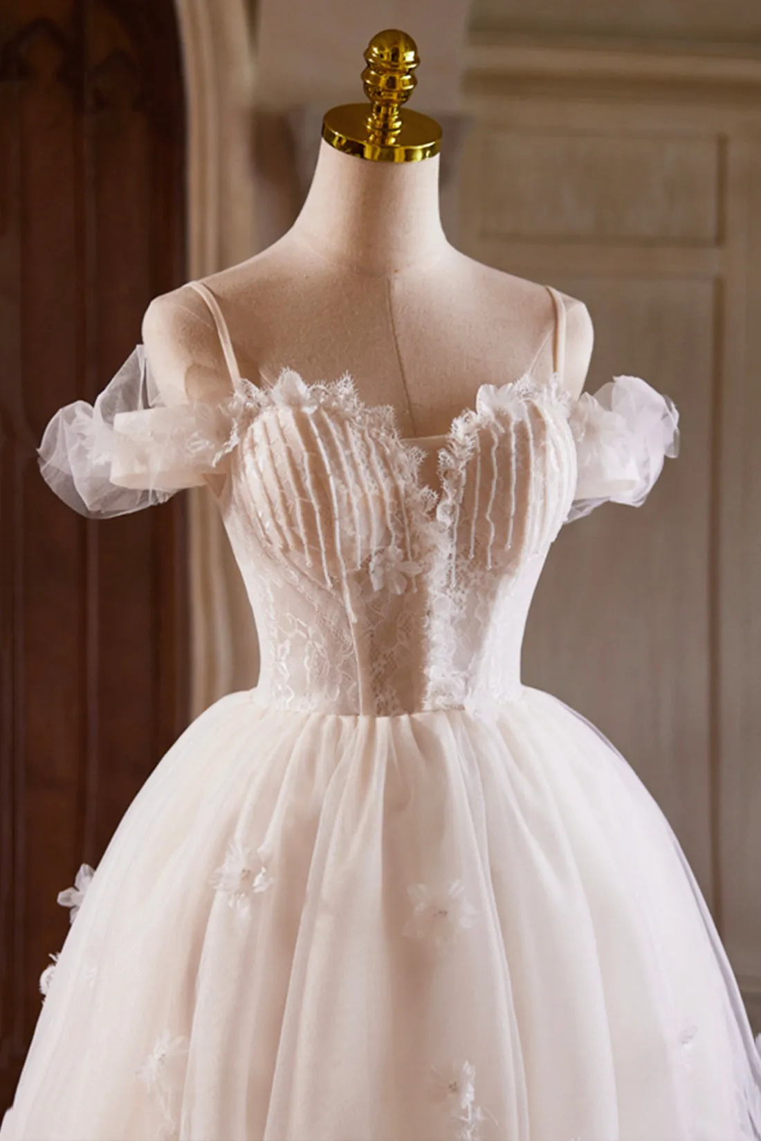 Light Champagne Spaghetti Strap Tulle Beaded Short Prom Dress, A-Line Homecoming Party Dress