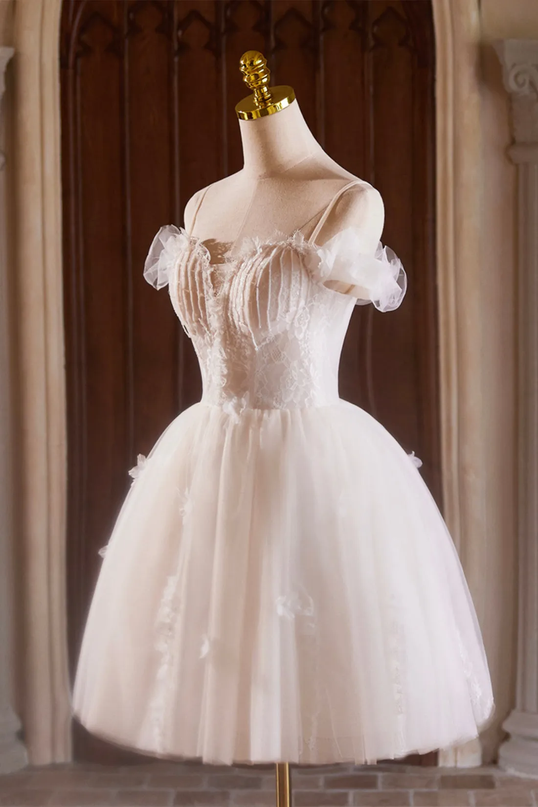 Light Champagne Spaghetti Strap Tulle Beaded Short Prom Dress, A-Line Homecoming Party Dress