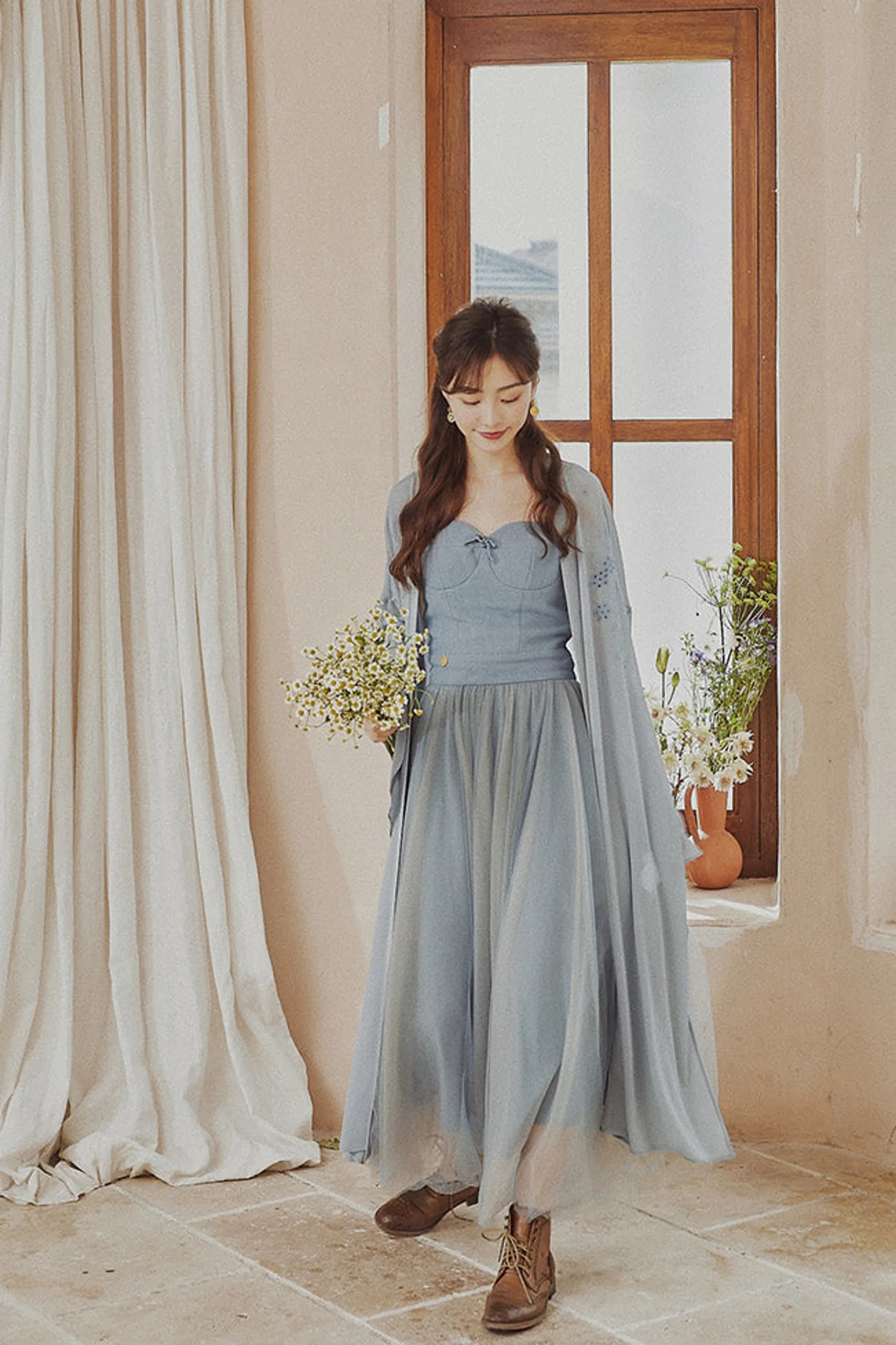Molifusu | Blue Lotus Embroidered Kimono