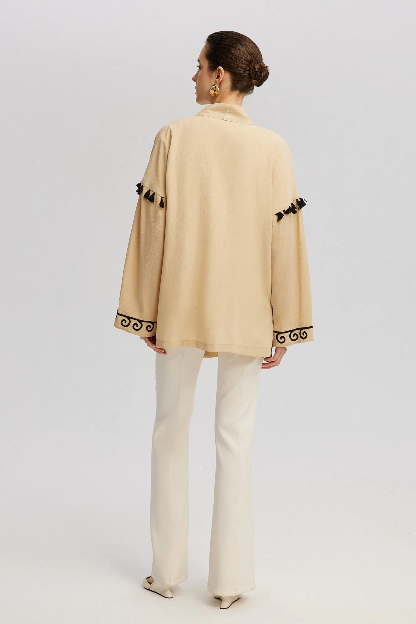 NATURAL TEXTURED KIMONO WITH EMBROIDERY