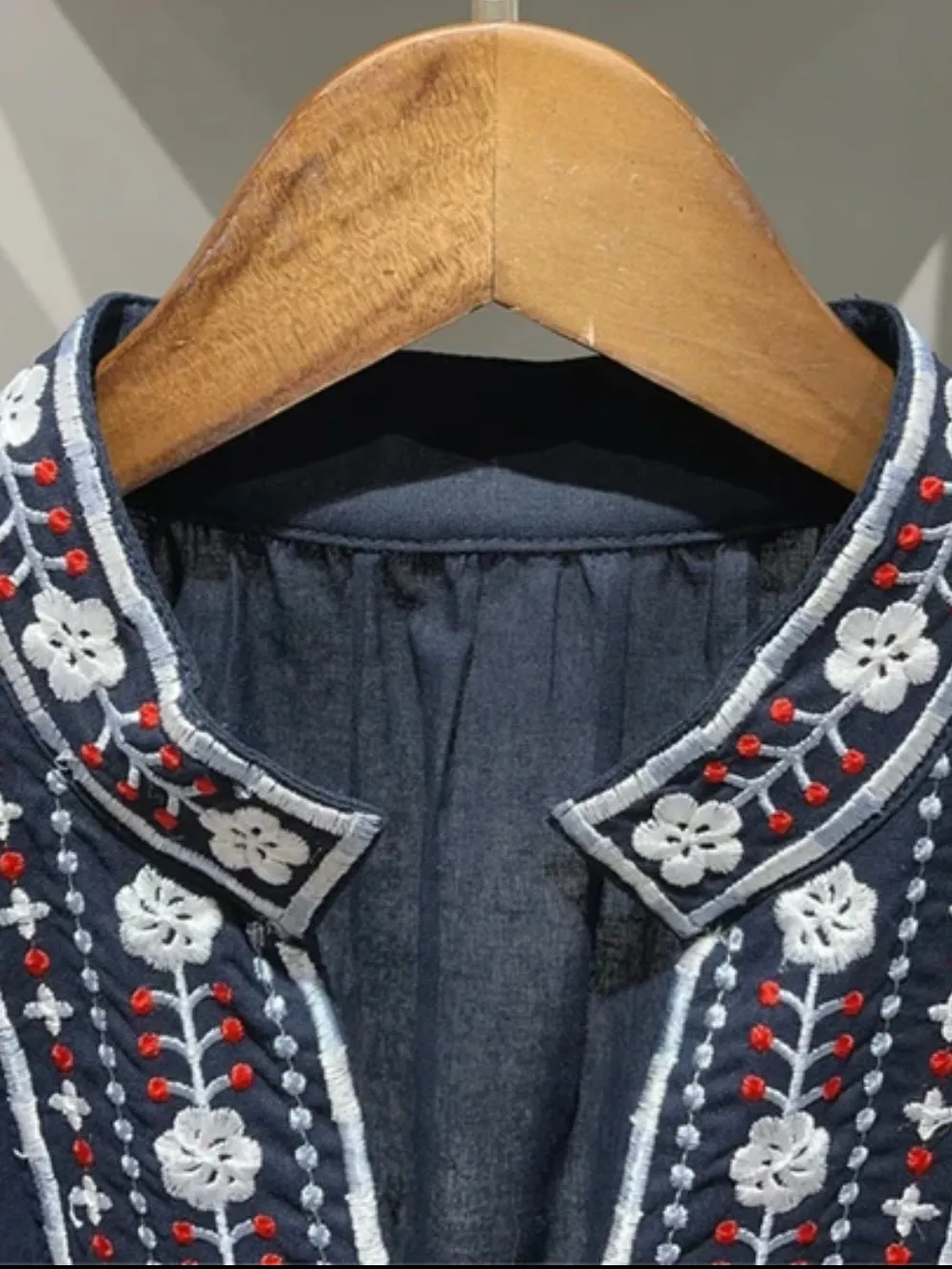 Navy blue embroidered details short dress