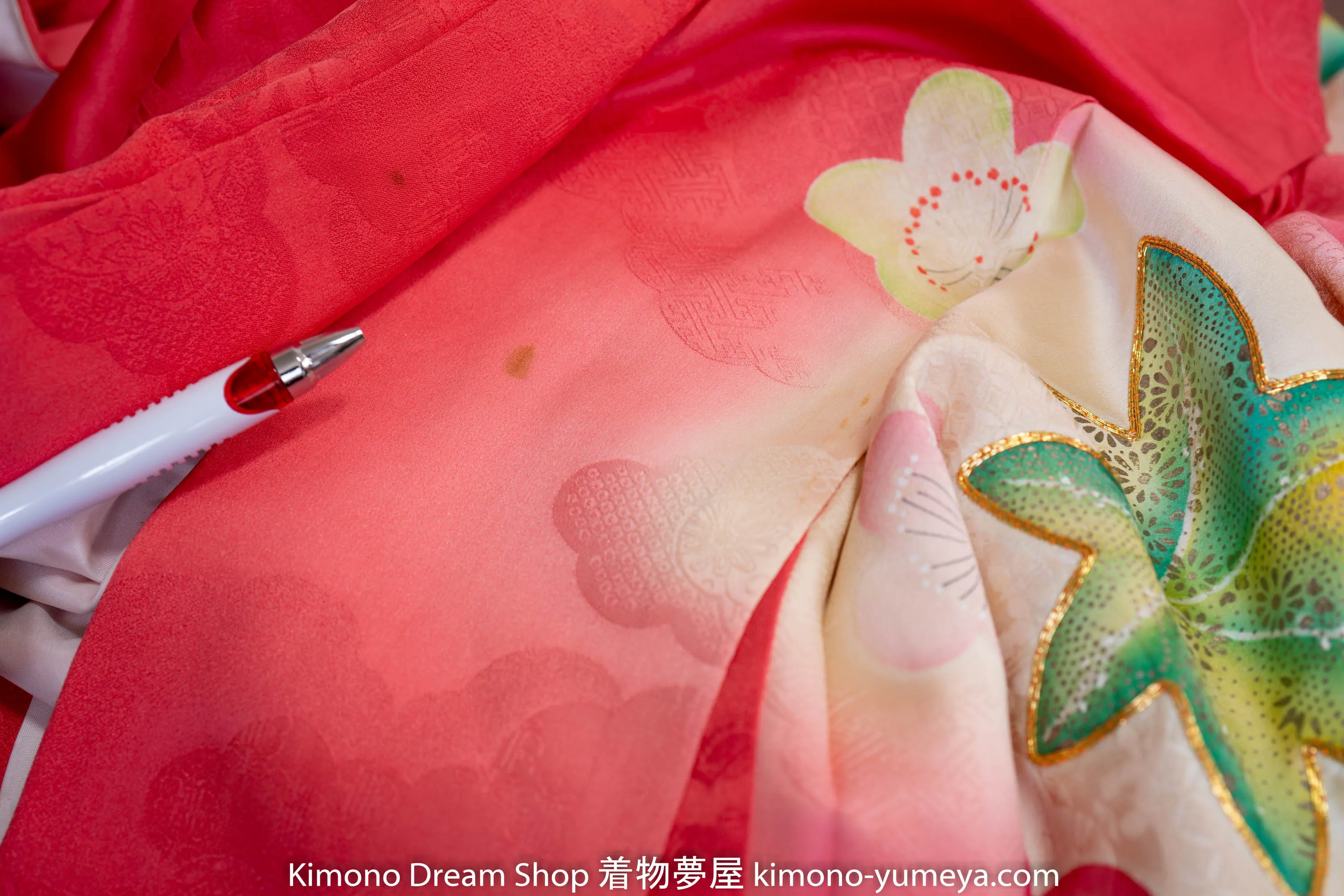 Silk Pinkish Reddish Furisode - Retro 1980s Abstract Flowers & Leaves Springtime Long Sleeve Kimono