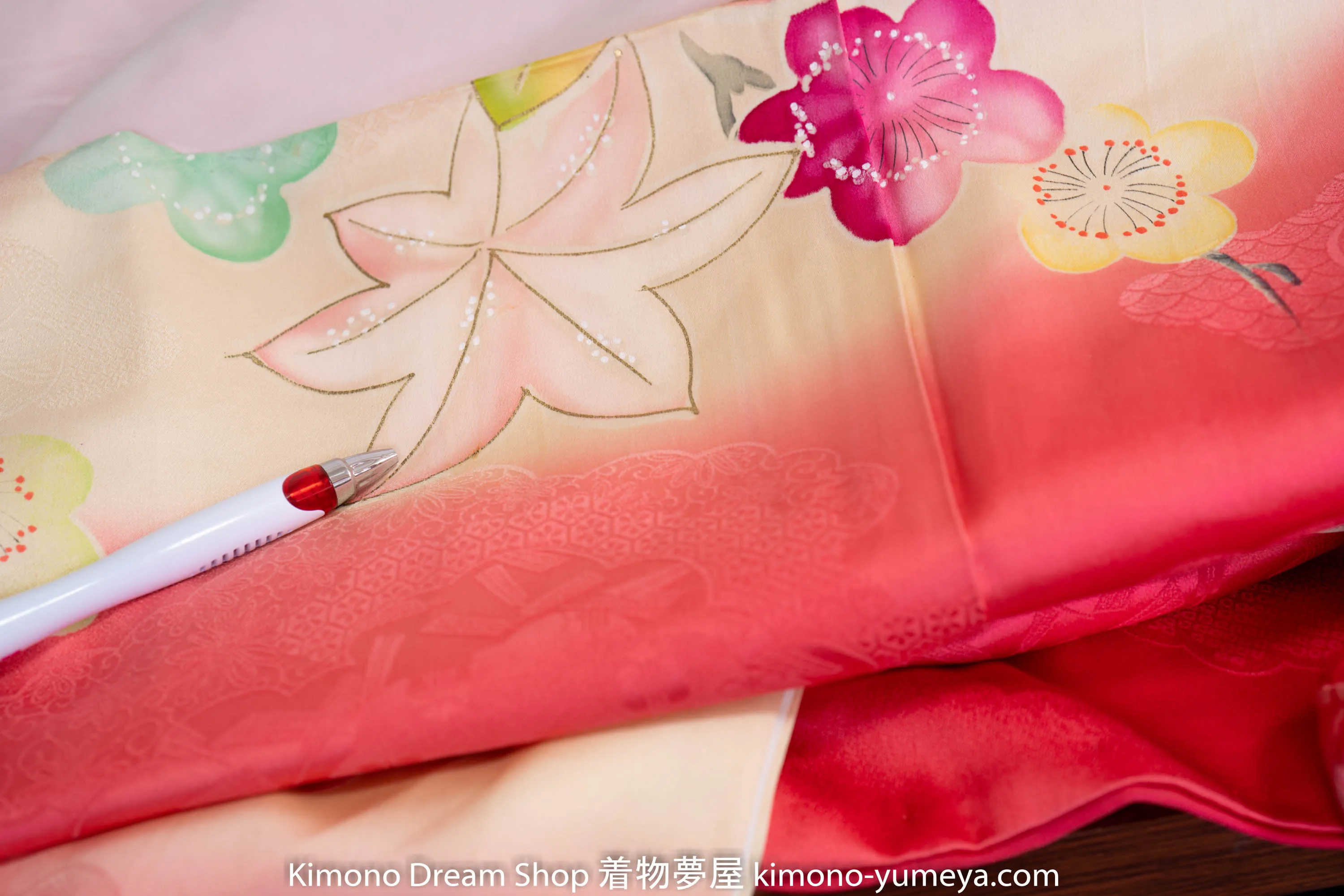 Silk Pinkish Reddish Furisode - Retro 1980s Abstract Flowers & Leaves Springtime Long Sleeve Kimono