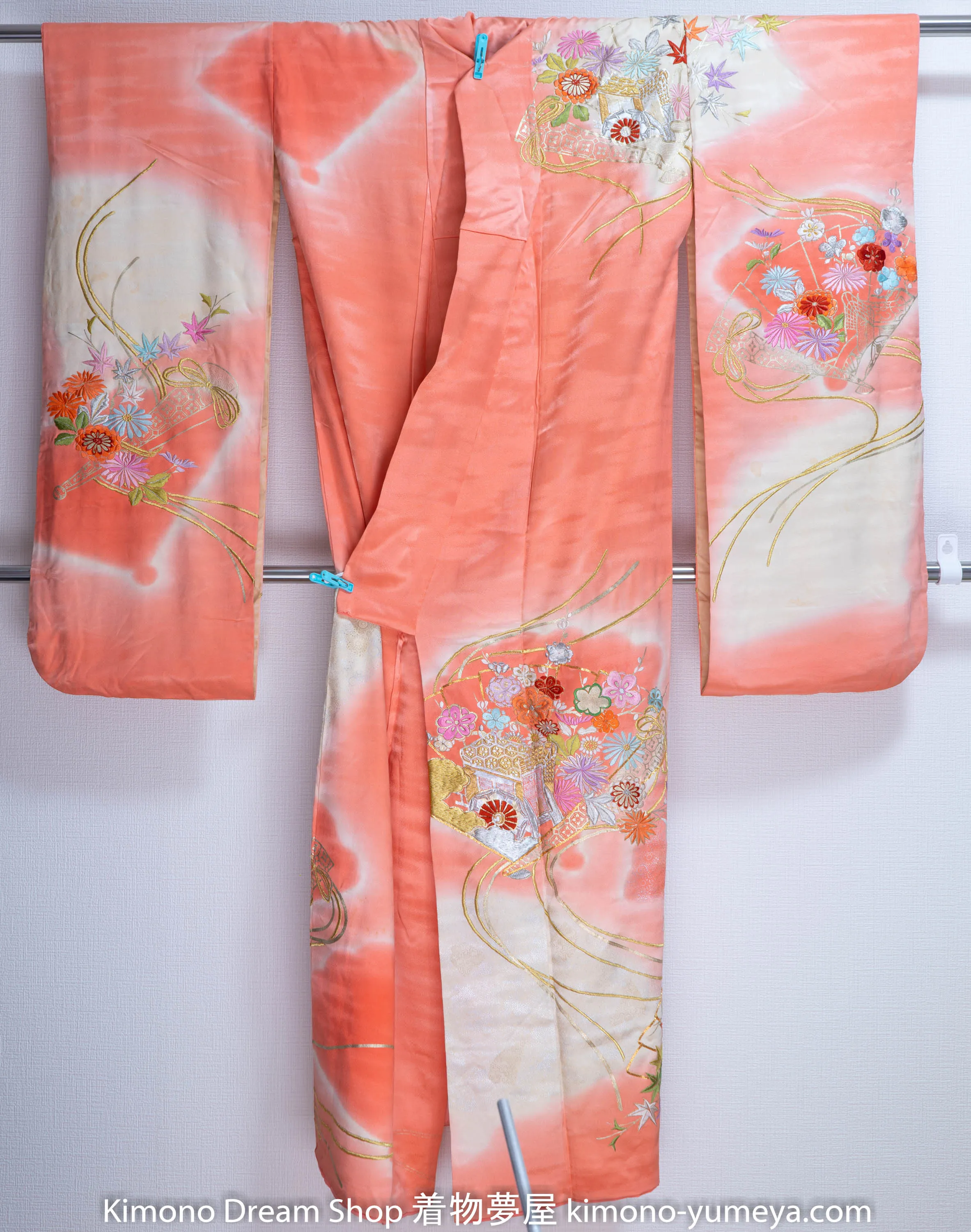 Vintage Embroidered Pink Furisode - Gold Embroidery Vintage Traditional Japanese Kimono Fan Sensu